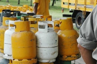 Gobierno impulsa declarar servicio público el gas en garrafa para controlar precios