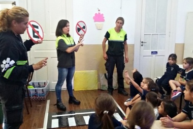 Proponen que los alumnos egresados de secundaria obtengan su carnet de conductor