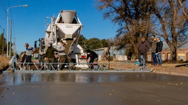 Obra de pavimentación en calles internas del Parque Industrial de Junín