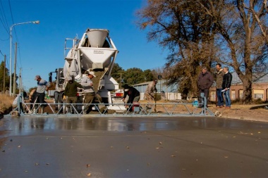 Obra de pavimentación en calles internas del Parque Industrial de Junín