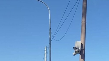 Colocan dos nuevas cámaras de seguridad en el acceso a Alberti