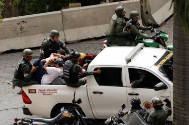 Junín: más de mil venezolanos viven con incertidumbre la situación política en su país