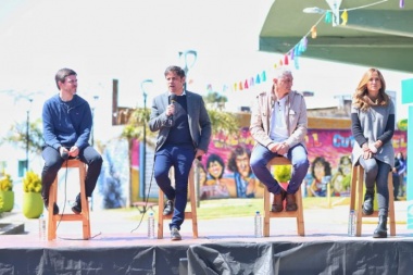 Kicillof anunció viajes de egresados gratis para 220 mil adolescentes que terminan el colegio este año