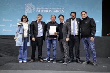 Kicillof entregó viviendas y escrituras a familias de Chivilcoy