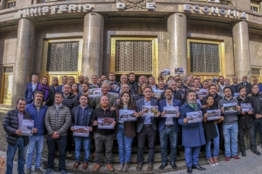 Con apoyo de la cuarta, intendentes reclamaron por obras a nación