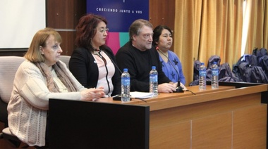 Región Sanitaria III entregó mochilas técnicas de enfermería a 170 estudiantes de Junín