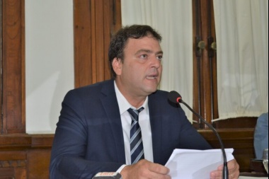 Barroso abrió sesiones del concejo con anuncios y una despedida