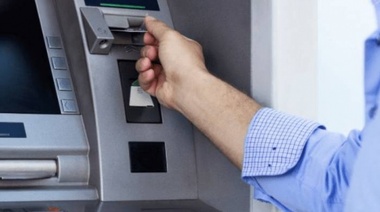 Suspenden límites de extracción y cobro de cargos para cajeros automáticos