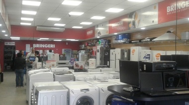 Las cadenas de electrodomésticos abrirán esta semana, pero solo para cobros