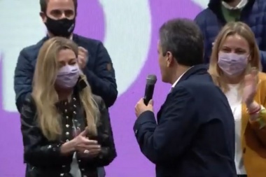 Massa abrió el acto en Junín con emotivas palabras hacia Meoni