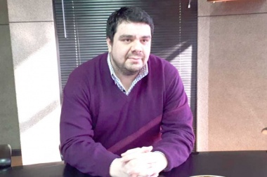 Tras la oficialización del aumento, Melo destacó la cláusula para reacomodar salarios