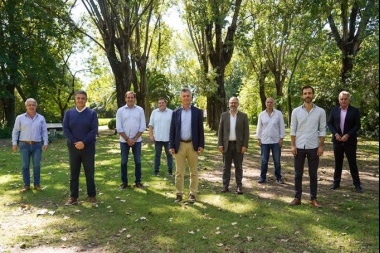 Petrecca dijo presente en una reunión de Macri con intendentes bonaerenses