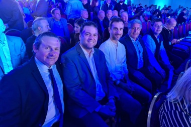 Petrecca y Barroso acompañaron a Macri en la presentación de "Para qué"