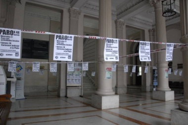 Día de paro de judiciales bonaerenses en reclamo por aumento salarial