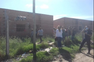 Las tomas se trasladaron a Carlos Casares: 20 familias ocuparon un predio en construcción