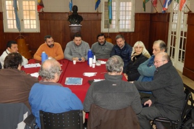 Encuentro de la mesa agropecuaria: caminos, manejo del agua , triquinosis y seguridad