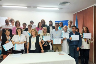 14 profesionales y empleados del Hospital Abraham Piñeyro recibieron el beneficio jubilatorio
