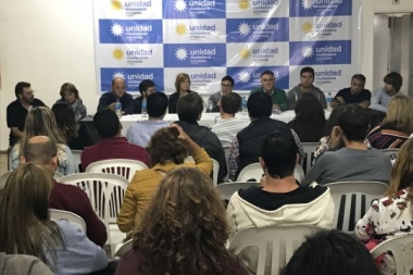 El kirchnerismo moviliza a sus concejales para empezar a construir opciones locales
