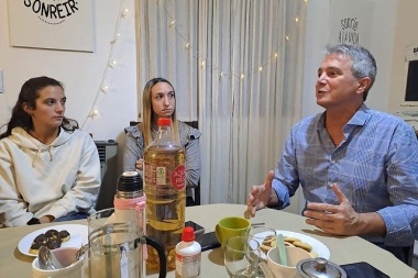 Molinari dialogó con fomentistas, docentes y recorrió una localidad