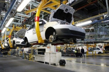 La producción automotriz saltó 8,6% en julio, pero se desplomaron las ventas mayoristas