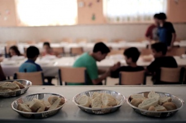 Las escuelas bonaerenses amplían el servicio alimentario con desayunos y meriendas