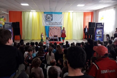 Cerca de 500 chicos festejaron el día del niño en el complejo del Sindicato Empleados de Comercio