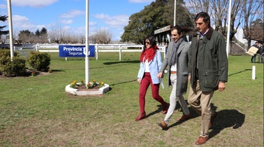 Petrecca al campo: "pongamos un poco todos para sacar al país adelante"