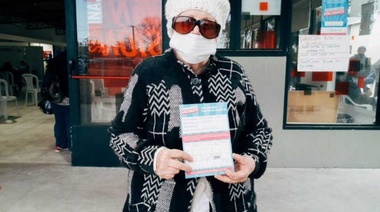Una juninense de 79 años, la primera persona en vacunarse sin turno en la provincia