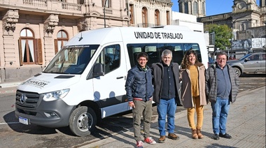 Britos presentó nueva unidad de traslado destinada a la Secretaría de Desarrollo Social