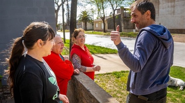Petrecca recorrió obras de pavimento y destacó el orden de su gestión