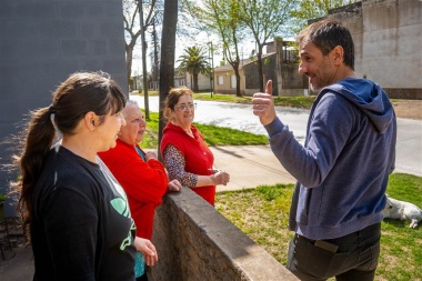Petrecca recorrió obras de pavimento y destacó el orden de su gestión
