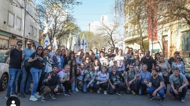 La Cámpora de la cuarta bancó a Máximo en Atenas en plena interna con Kicillof