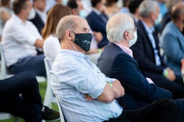 Deseo 2021: "renovamos el compromiso poner a la Provincia y la Argentina de Pié", afirmó Zurro
