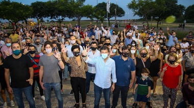 Recta final: Posse y Lousteau se mostraron con jóvenes radicales