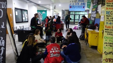 Recorte educativo: En La Plata, toman facultades para visibilizar el conflicto