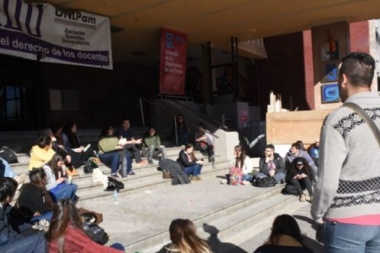 En medio del conflicto con los docentes universitarios, Tavela "confió" en llegar a un acuerdo