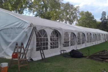 Levantaron una carpa de contingencia en el predio del hospital "Abraham Piñeyro"