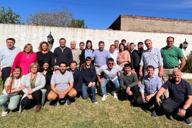 Ritondo, en otra recorrida de campaña, reunió a los suyos en la cuarta