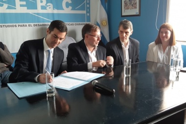 Urtubey con traje de candidato: “Hay que construir el espacio fuerte y competitivo”