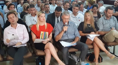 Tras acusaciones de ilegalidad, Cambiemos respondió que "desconocen la legislación"