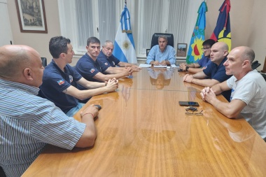 Con bomberos voluntarios, Golía analizo la agenda de Defensa Civil
