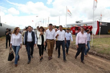 Junto a Romero, Urtubey recorrió la Expoagro y prometió eliminar retenciones