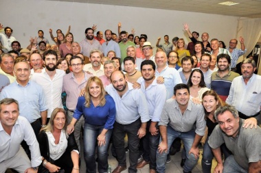 La UCR bonaerense se juntó en Hénderson y avisó que irá "por más lugares" este año