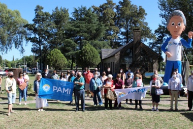 PAMI Junín entregó subsidios a catorce centros de jubilados