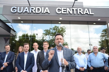 El peronismo golpea sobre Aiola por "esconder" a Macri en la campaña local