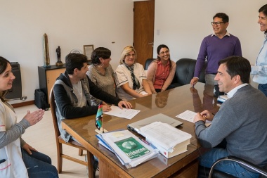Otro intendente oficialista acuerda bono con municipales: Flexas pagará 6000 pesos