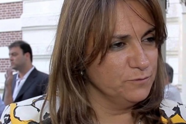 Revilla anunció aumento salarial y bono de 5000 pesos a municipales de Arenales