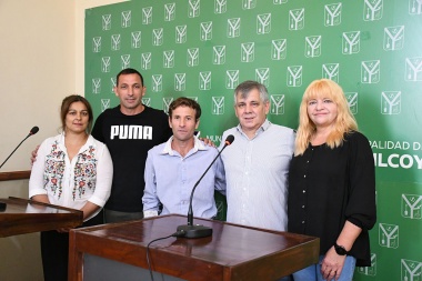 Britos anunció el pago de un bono de $50.000 para todos los municipales
