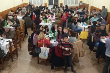 Con un fuerte apoyo, Borsani cerró su campaña y llamó a "votar por las propuestas"