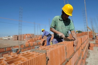 Cae la actividad industrial un 4,5% y la construcción bajó 5,2% en noviembre